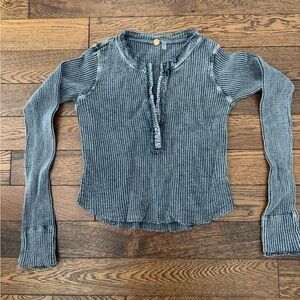 Women's Gray Long Sleeve Top